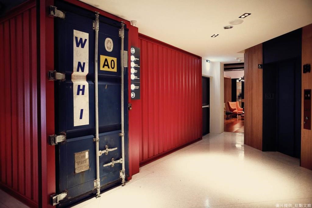 位於台中市區，六月下旬剛開幕的台中紅點文旅，甫開幕